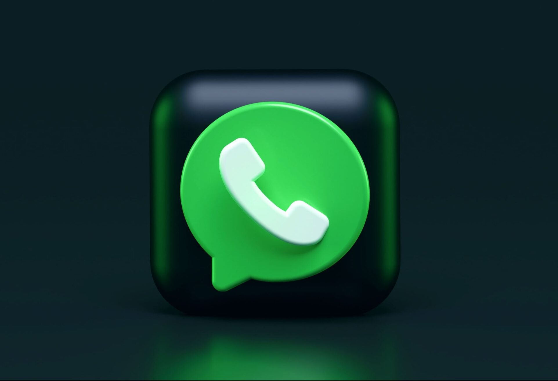 WhatsApp decides to introduce new features for users
