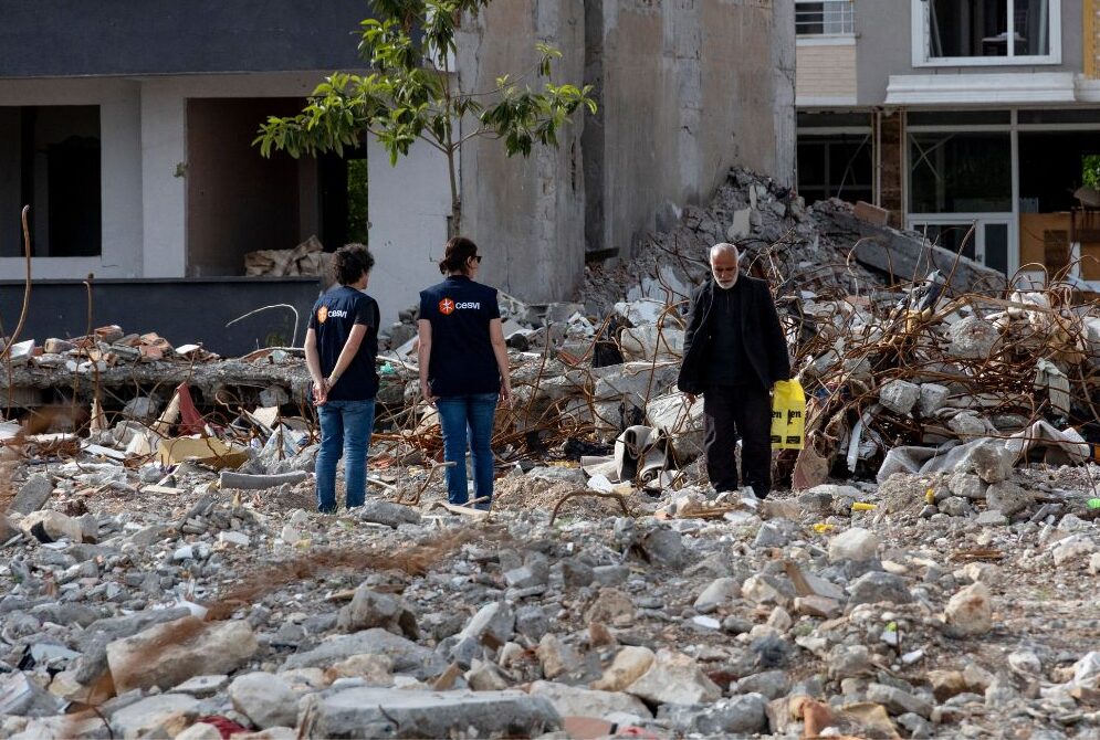 No Place Is Safe Families Flee Gaza City as Israel Expands Offensive