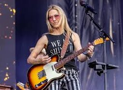 Sheryl Crow Inspires Young Fans at Stand Up To Cancer Event