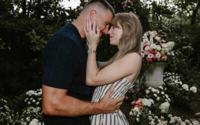 Taylor Swift’s Engagement Ring Is Huge and Fans Can’t Stop Talking About It