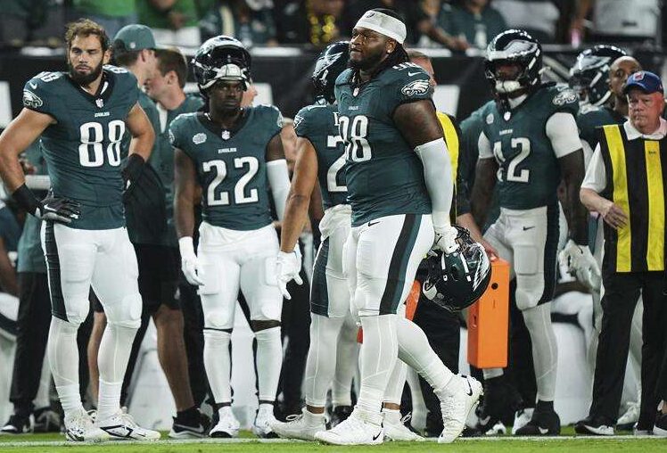 Eagles’ Jalen Carter Ejected After Opening Kickoff for Spitting on Dak Prescott